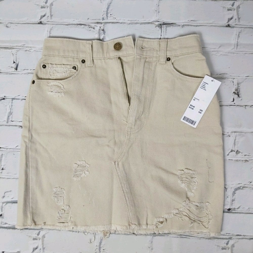 Urban Outfitters BDG ROXI DESTRUCTED DENIM MINI SKIRT - Picture 3 of 9